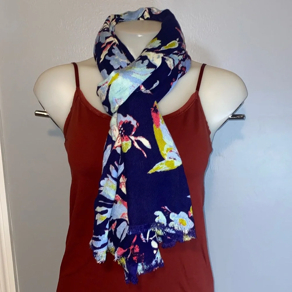 Max‎ Studio Long Rectangular Flowers and Bids Rayon Scarf